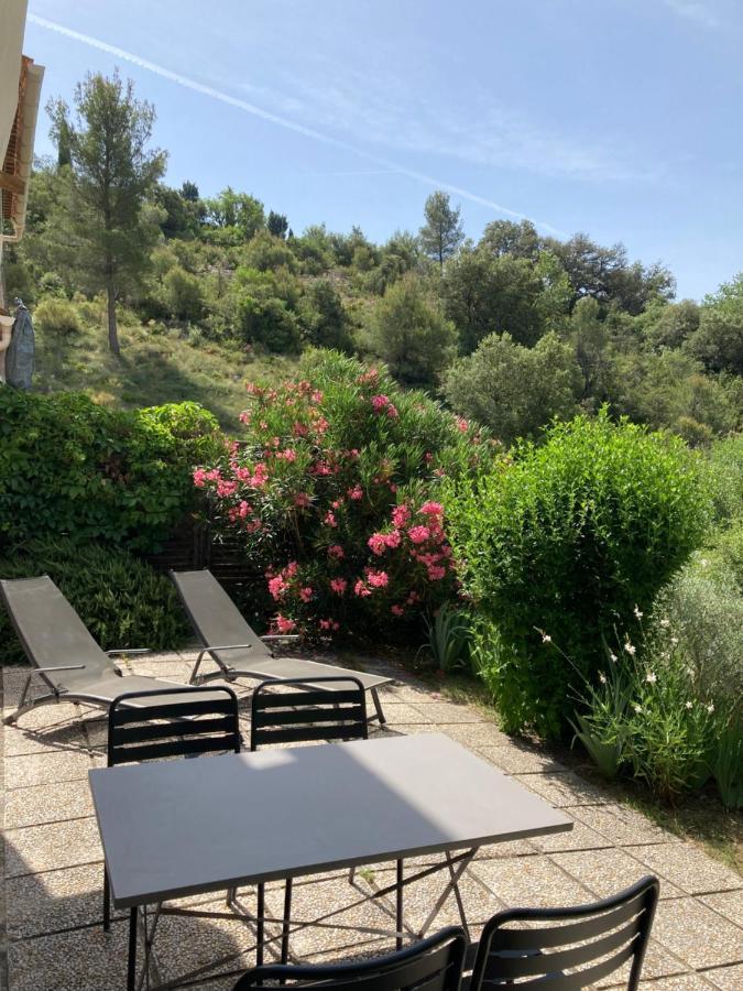 T2 Classe 2* Calme Au Coeur Du Village Provencale Gréoux-les-Bains Eksteriør billede